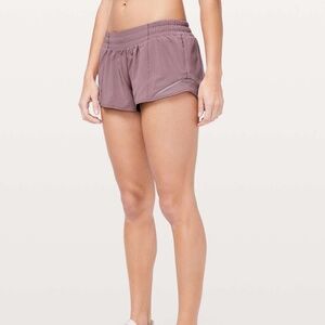 Lululemon Hotty Hot Short II *2.5" Figue